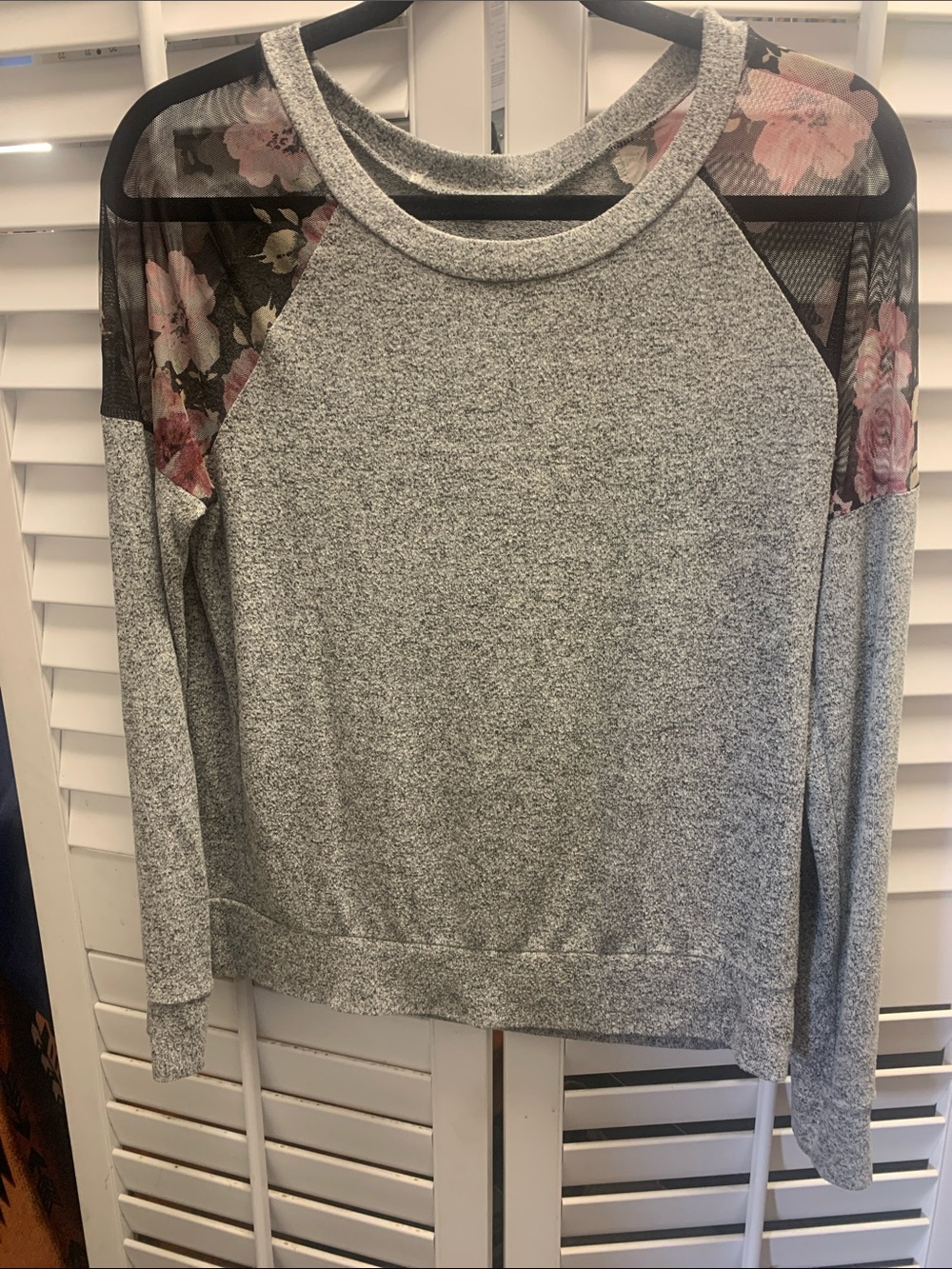 Gray Floral Mesh-Detail Pullover Long Sleeve Top